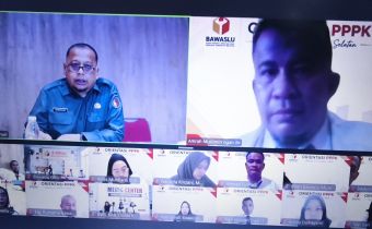 Kepala Sekretariat Bawaslu Sumsel Anderson saat memberikan arahan pada kegiatan Orientasi Pegawai Pemerintah dengan Perjanjian Kerja (PPPK) Tahun 2026, Senin (20/07/2026).