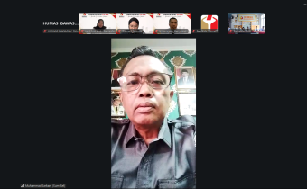 Anggota Bawaslu Sumsel Muhammad Sarkani saat memberikan arahan sekaligus membuka kegiatan Orientasi Pegawai Pemerintah dengan Perjanjian Kerja (PPPK) Tahun 2026. Kegiatan pembukaan dilaksanakan secara daring pada, Senin (20/07/2026). 