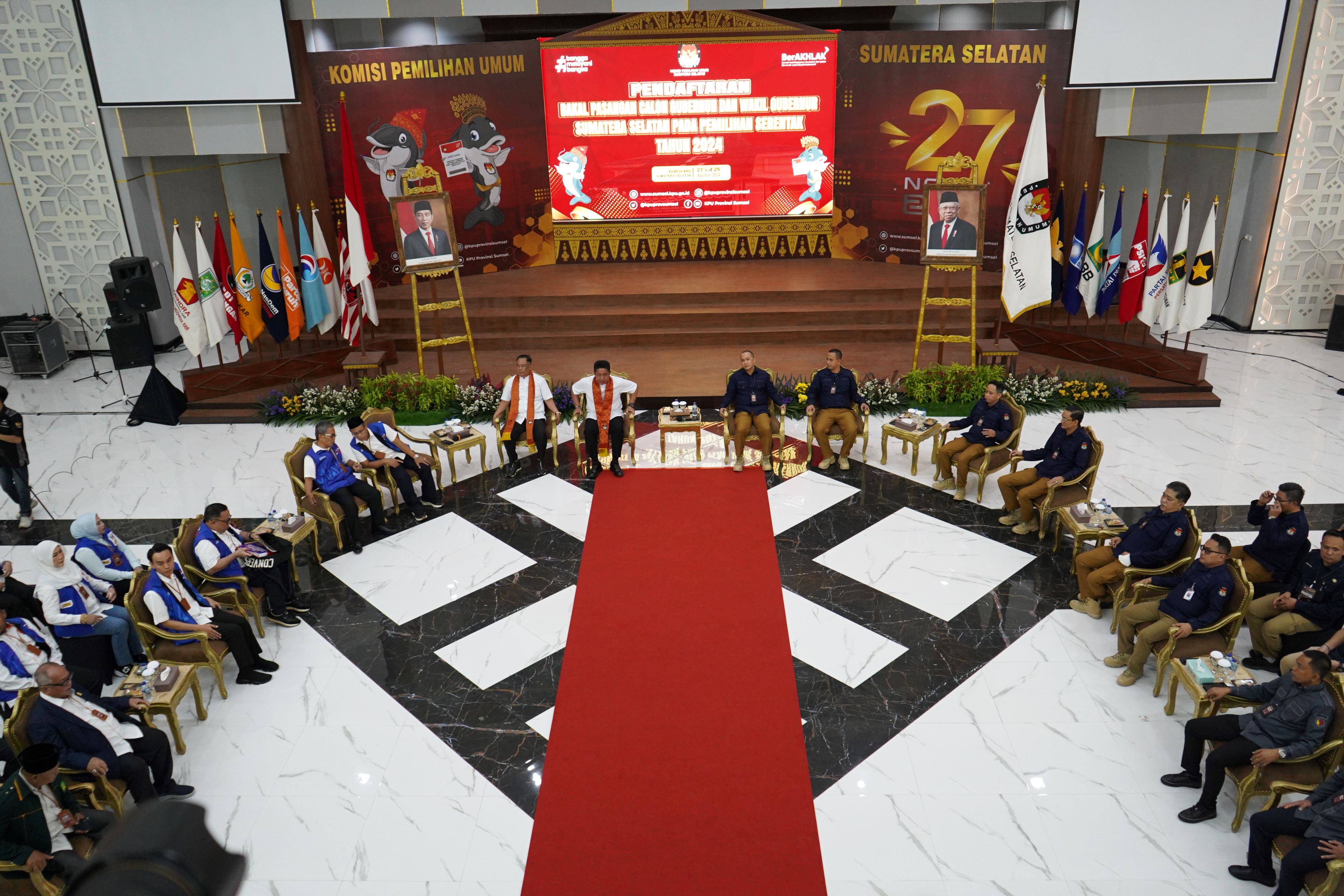 PENDAFTARAN BAKAL PASANGAN CALON GUBERNUR DAN WAKIL GUBERNUR HARI PERTAMA, BAWASLU SUMSEL AWASI KETAT