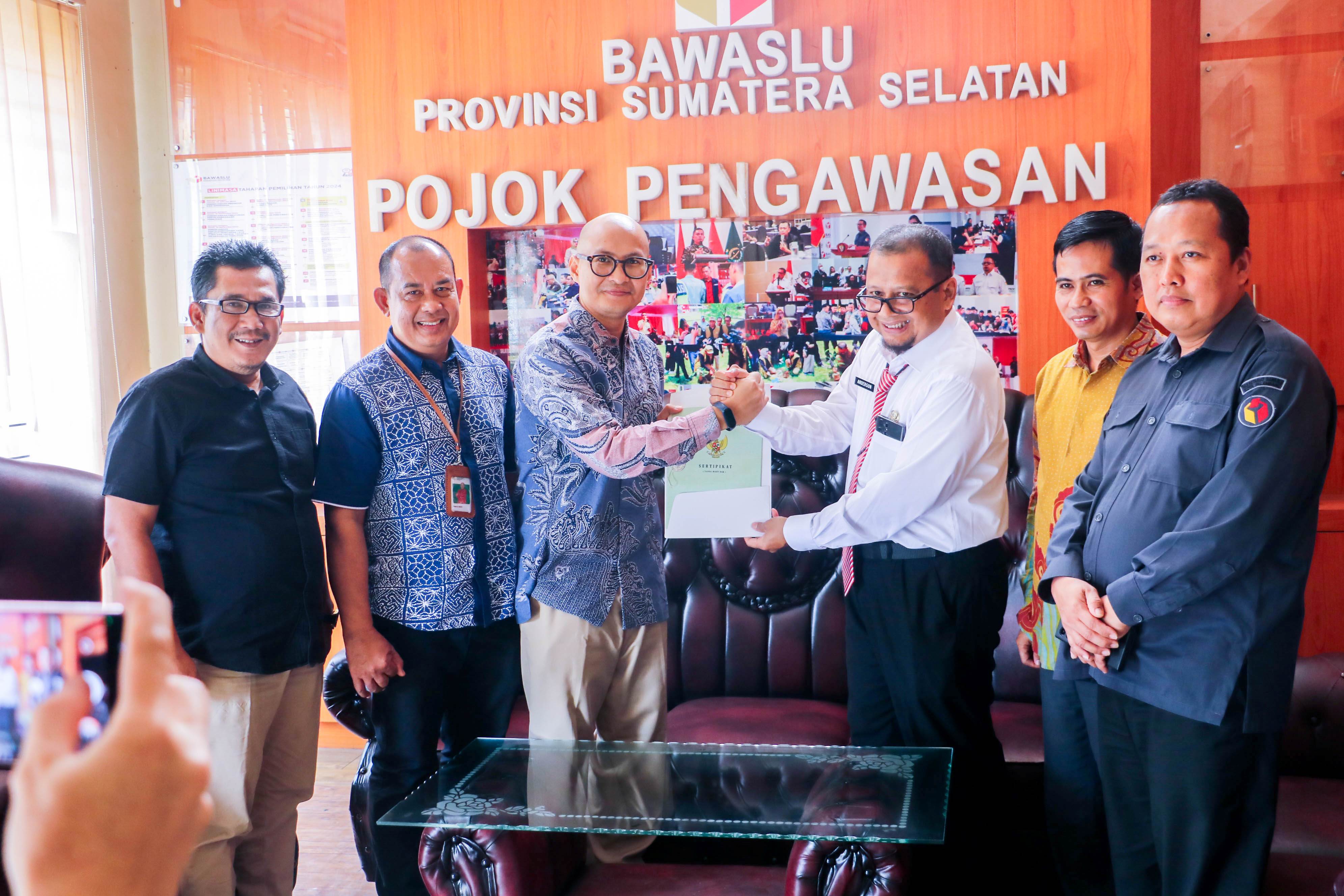 Bawaslu Sumsel Terima BMN Idle dari KPKNL Lahat