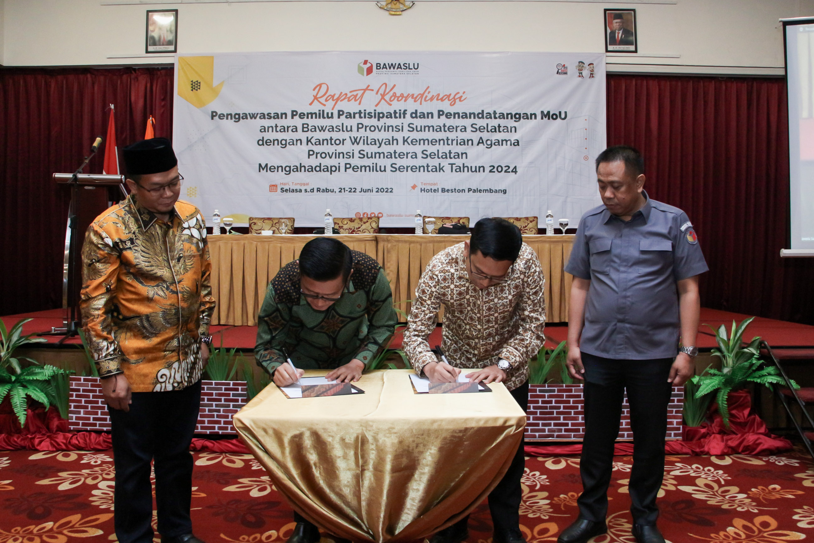 Teken Nota Kesepahaman, Bawaslu Sumsel dan Kemenag Jalin Kerjasama Pengawasan Partisipatif Pemilu