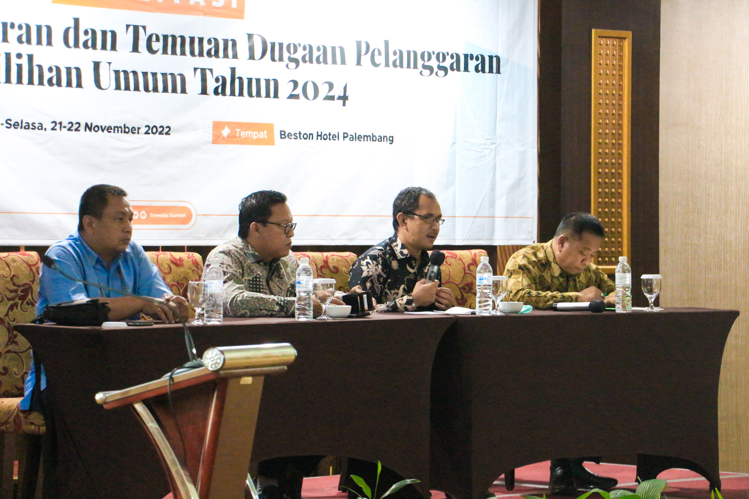 FASILITASI PENANGANAN PELANGGARAN PEMILU 2024, BAWASLU SUMSEL INGATKAN PENTINGNYA PROFESIONALITAS DALAM MENERIMA DAN MENINDAKLANJUTI LAPORAN