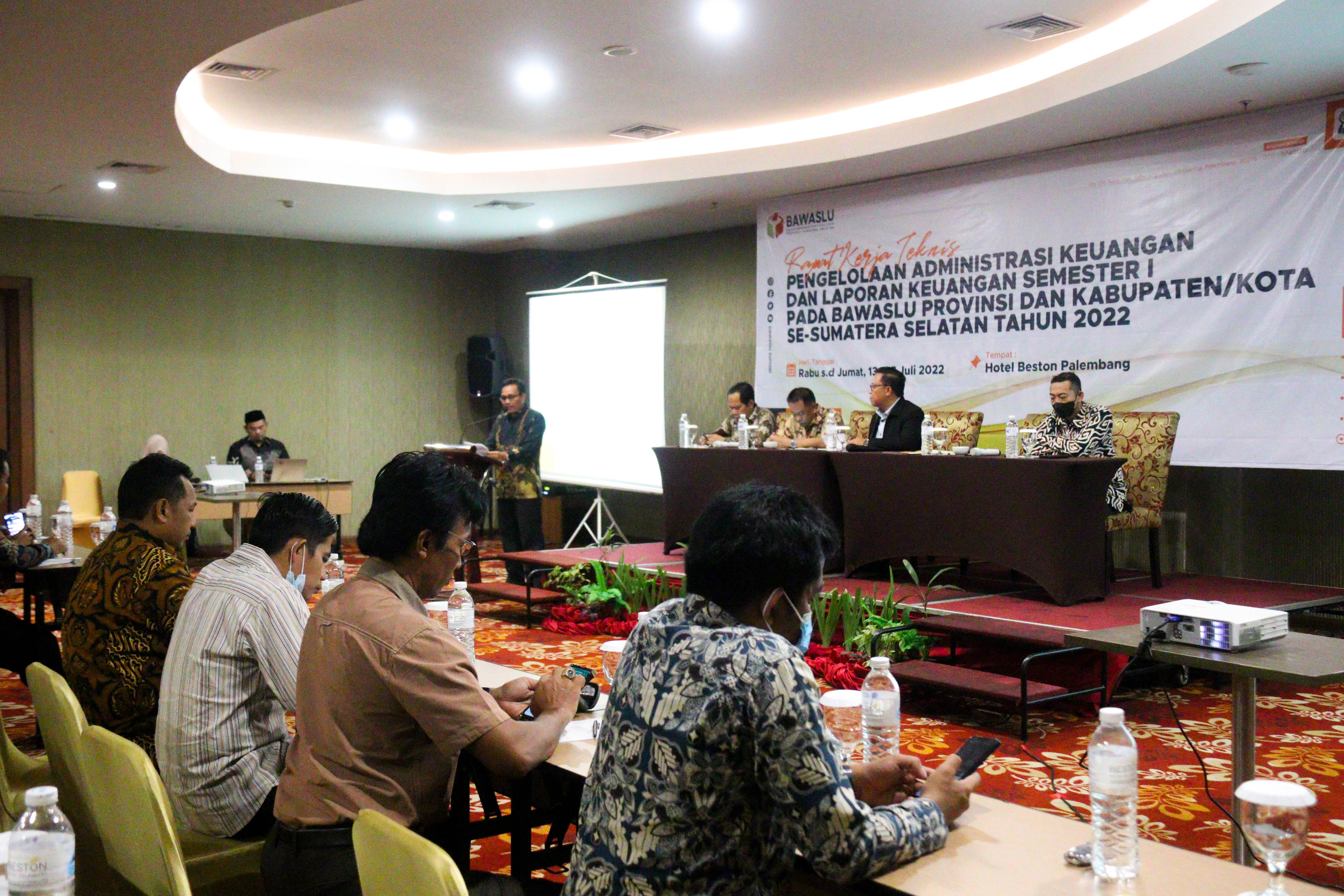 Bawaslu Sumsel Gelar Rakernis Pengelolaan Administrasi Keuangan dan Laporan Keuangan Semester I Tahun 2022