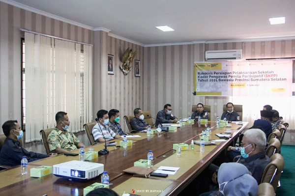 Kepala Sekretariat Bawaslu Sumsel Ikuti Upacara Peringatan Hari Pahlawan Secara Virtual