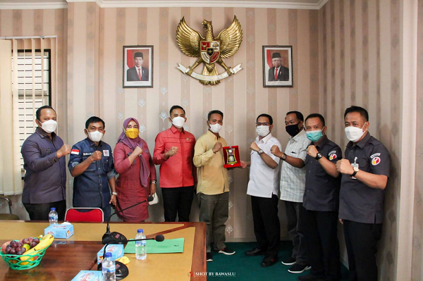 Bawaslu Sumsel Terima Kunjungan Komisi I DPRD Banyuasin dan HMI Cabang Palembang
