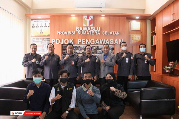 Kembangkan Pojok Pengawasan, Bawaslu Sumsel Ajak Masyarakat Kawal Pemilu 2024