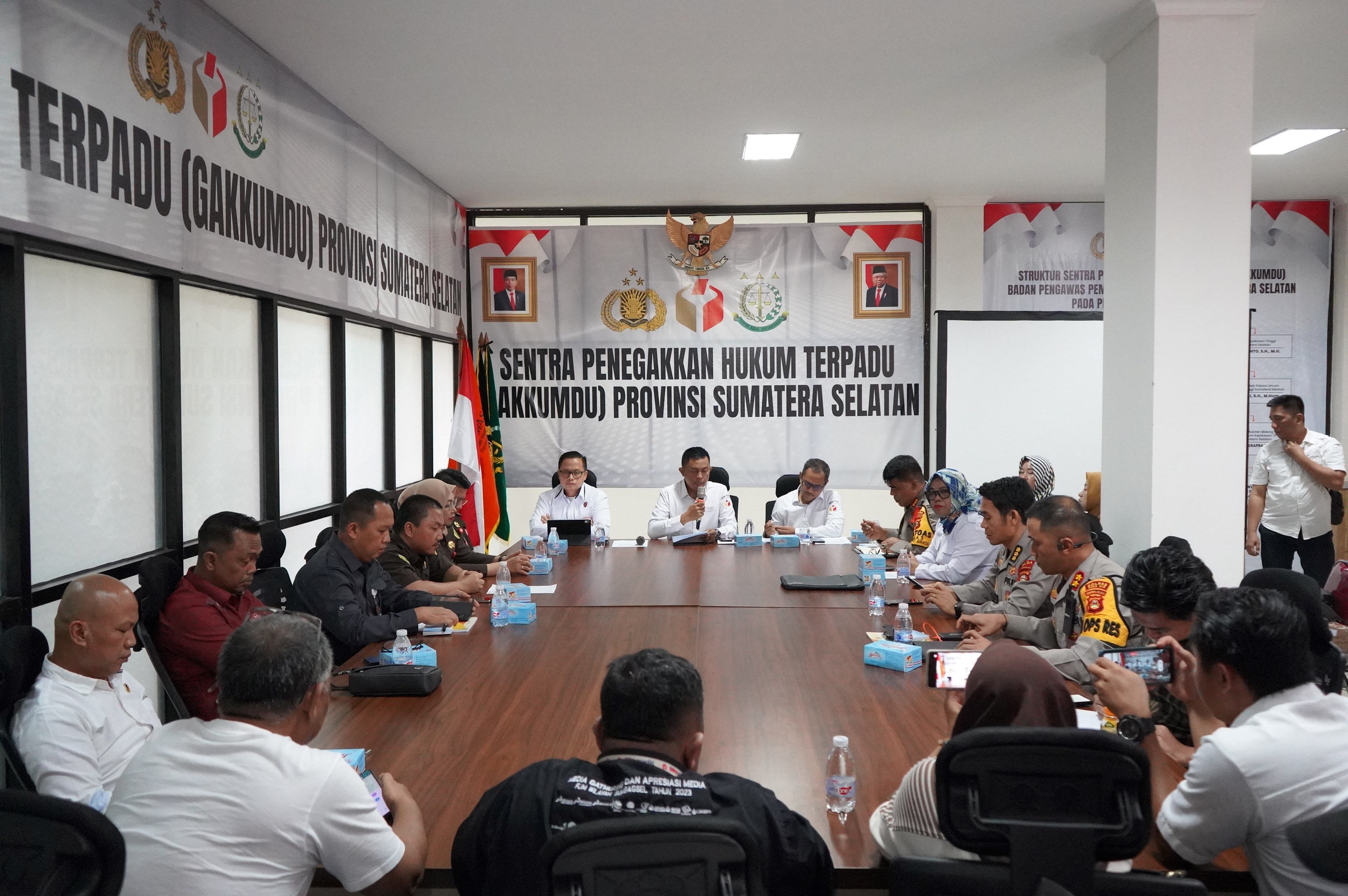 GAKKUMDU SUMSEL : KEPUTUSAN PERKARA KADES DI OI HASIL PEMBAHASAN BERSAMA