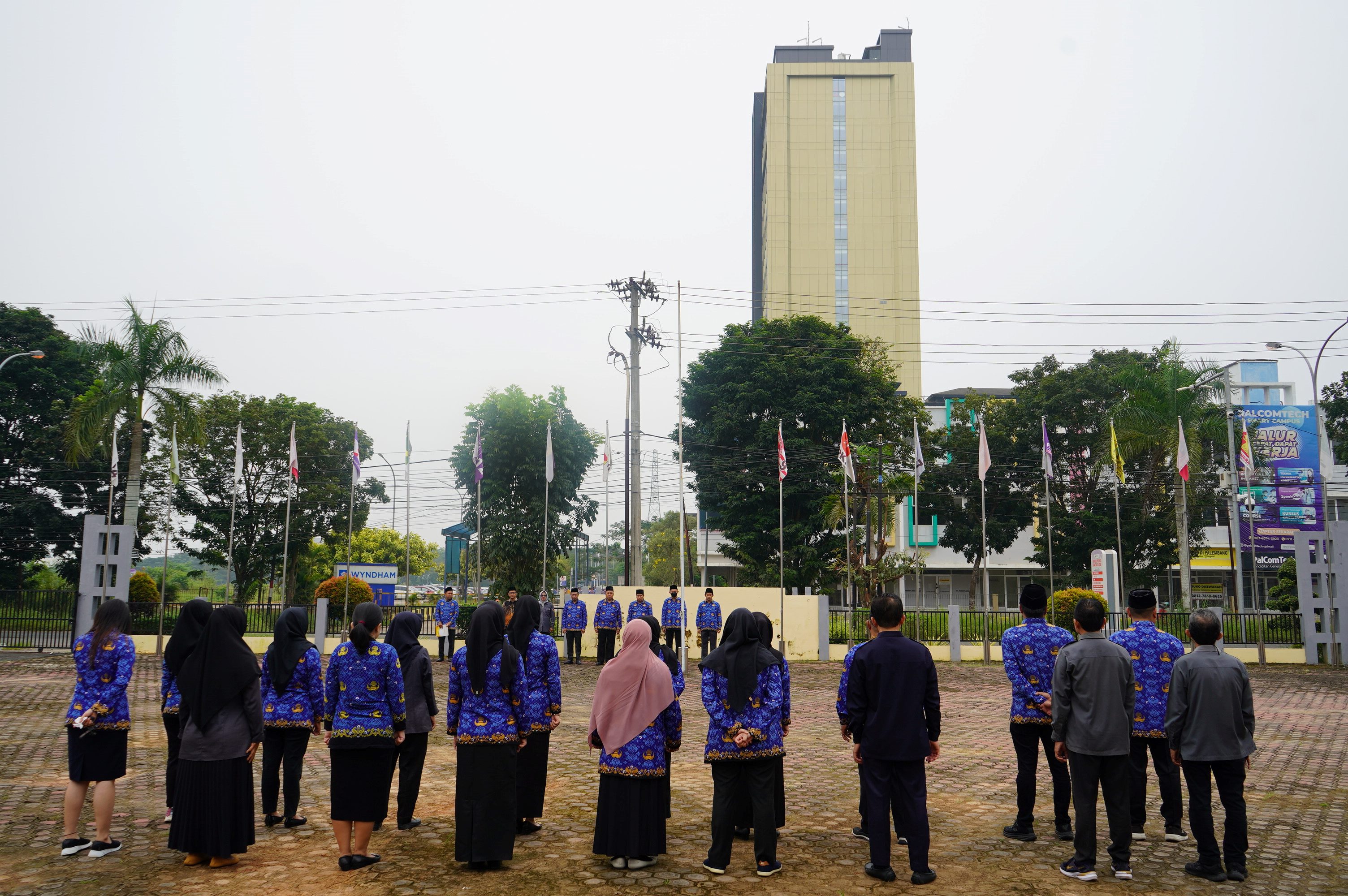 MAKNAI HARLAH PANCASILA, BAWASLU SUMSEL GELAR UPACARA