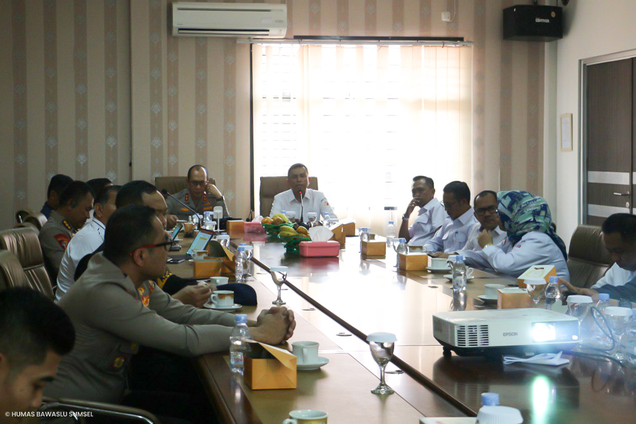 WUJUDKAN PEMILU 2024 YANG AMAN, BAWASLU SUMSEL PERKUAT KERJASAMA DENGAN POLDA SUMSEL