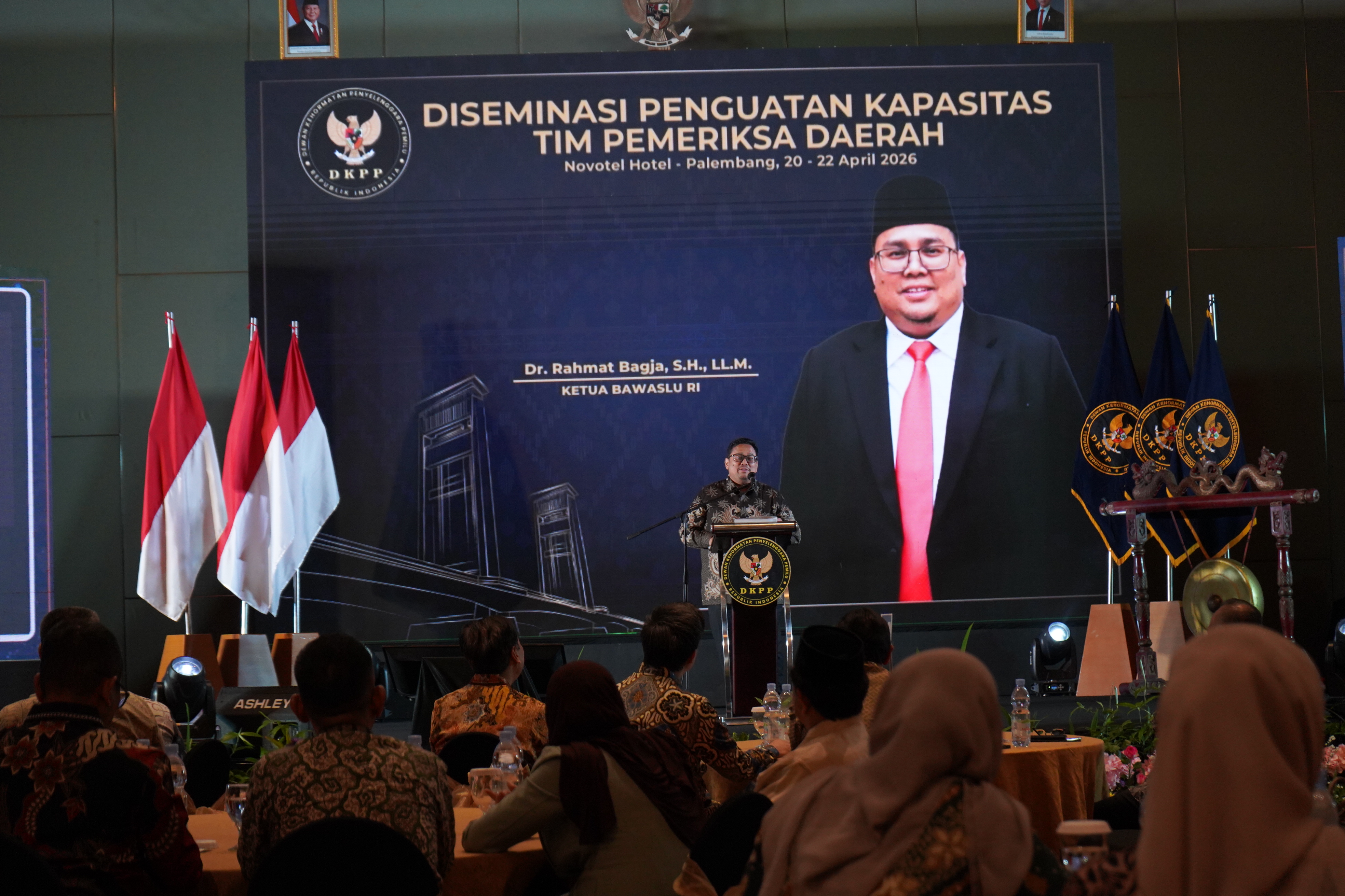 Ketua Bawaslu Republik Indonesia saat memberikan sambutan