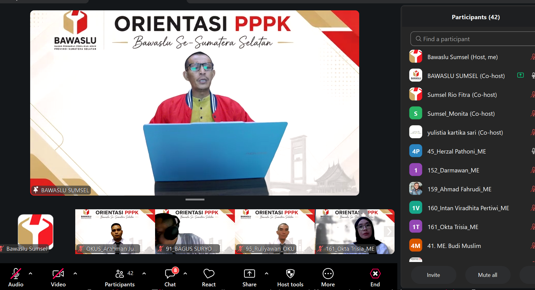 Koordinator Divisi Sumber Daya Manusia, Organisasi, Pendidikan dan Pelatihan Bawaslu Sumsel, Ardiyanto, saat memberikan arahan kepada peserta orientasi PPPK Tahun 2026 secara daring pada Rabu (29/7/2026).