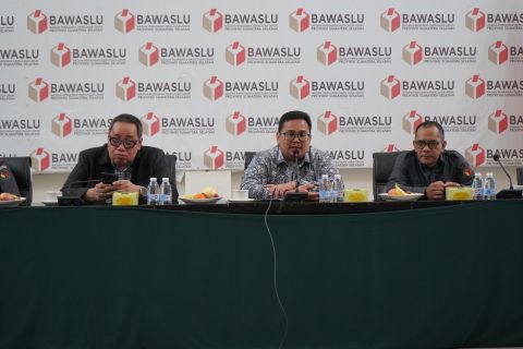Arahan Ketua Bawaslu Republik Indonesia dalam sambutan kegiatan Penguatan Kapasitas Kelembagaan Bawaslu Kabupaten/Kota serta Penyerahan Simbolis Dana Kerohiman, Selasa (21/4/2026).