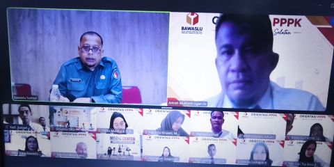 Kepala Sekretariat Bawaslu Sumsel Anderson saat memberikan arahan pada kegiatan Orientasi Pegawai Pemerintah dengan Perjanjian Kerja (PPPK) Tahun 2026, Senin (20/07/2026).