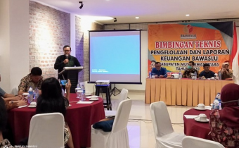 YENLI : WALI KOTA PRABUMULIH RESPON POSITIF USULAN DANA HIBAH PEMILIHAN 2024  KOTA PRABUMULIH