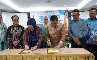 BERSAMA STISIPOL CANDRADIMUKA, BAWASLU SUMSEL TEKEN PERJANJIAN KERJA SAMA