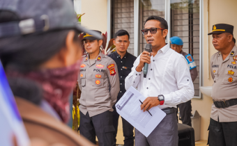 ARDIYANTO TERIMA AKSI UNJUK RASA JAKOR DI GEDUNG BAWASLU SUMATERA SELATAN