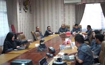 Kepala Sekretariat Bawaslu Sumsel memberikan arahan pada Bawaslu Kabupaten/Kota.