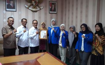 Foto Bersama Pimpinan Bawaslu Sumsel dan PKC PMII Sumsel