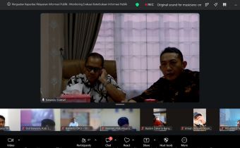 Kepala Bagian Hukum, Humas, dan Datin Bawaslu Sumsel, Yuswari Kurniawan saat memberikan arahanya dalam Rapat koordinasi daring yang digelar Bawaslu Provinsi Sumatera Selatan pada, Kamis (9/7/2026).