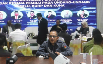 Plt Ketua Bawaslu Sumsel Ahmad Naafi saat mengikuti kegiatan Rapat Harmonisasi Penanganan Tindak Pidana Pemilu Pada Undang-Undang Pemilu KUHP dan KUHAP.