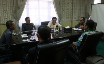 Rapat Bersama Pimpinan Bawaslu Provinsi Sumatera Selatan mematangkan penyusunan Indikator Kinerja Utama (IKU) sebagai upaya memperkuat akuntabilitas dan tata kelola kelembagaan hingga tingkat kabupaten/kota, Selasa (11/08/2026).